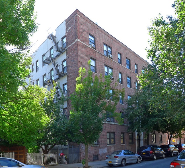 3095 30th St in Long Island City, NY - Building Photo - Building Photo