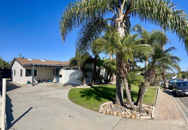 3750 Oleander Dr in San Diego, CA - Building Photo - Building Photo
