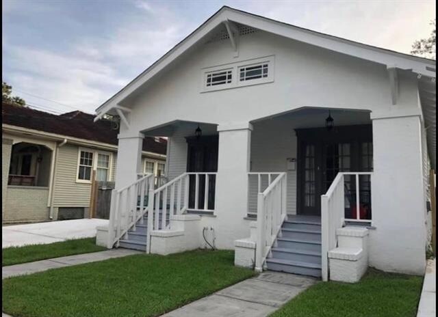 21 Metairie Ct in Metairie, LA - Building Photo