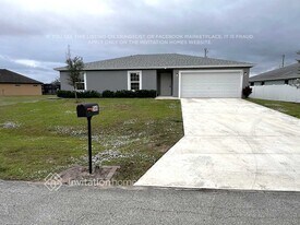 560 SW Nagle Pl in Port St. Lucie, FL - Building Photo