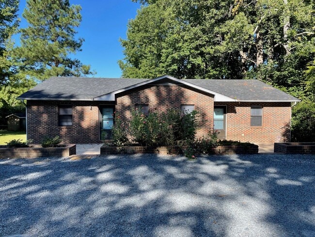 1920-1922 Dennis St in Asheboro, NC - Building Photo - Building Photo