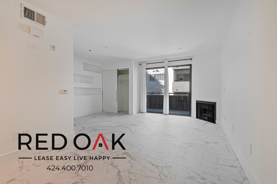 8811 Burton Way in West Hollywood, CA - Building Photo