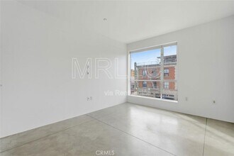 285 W 6th St in Los Angeles, CA - Building Photo - Building Photo