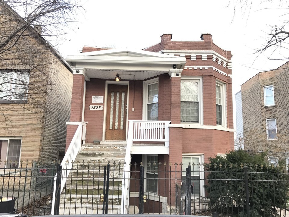 1327 N Avers Ave in Chicago, IL - Building Photo