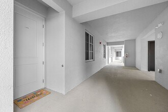 5651 Double Eagle Cir, Unit 4336 in Ave Maria, FL - Foto de edificio - Building Photo