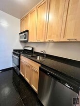 Fourth Avenue in New York, NY - Building Photo - Building Photo