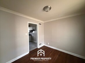 1235 S Perkins Rd in Memphis, TN - Building Photo - Building Photo