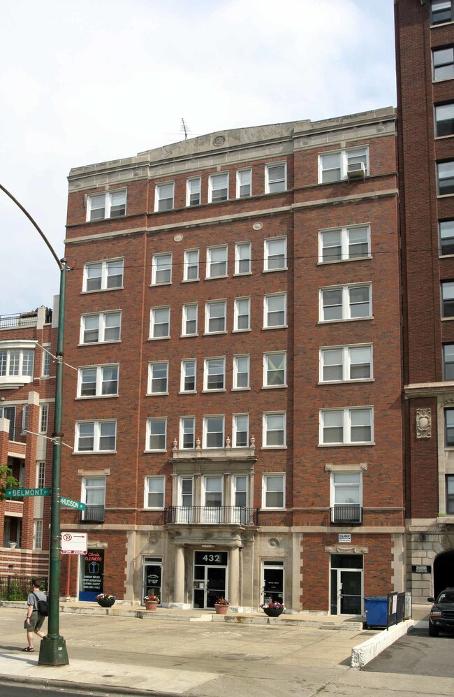 432 W Belmont Ave in Chicago, IL - Building Photo - Building Photo
