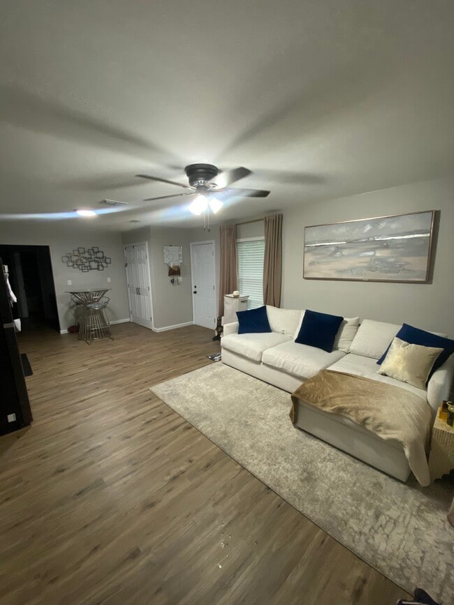 3506 Mingo St, Unit 3504 in Dallas, TX - Foto de edificio - Building Photo