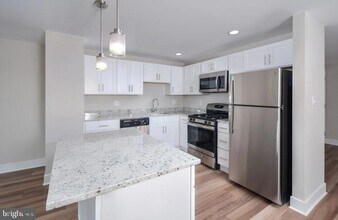 515 W Chelten Ave, Unit 0B-1410 in Philadelphia, PA - Building Photo - Building Photo