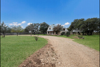 200 Blue Bonnet Dr in Bandera, TX - Building Photo - Building Photo