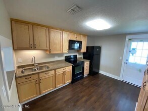2634 Gifford Ave in Orange Park, FL - Building Photo - Building Photo