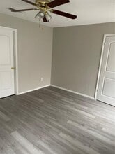 106 E Austin Ave in Hutto, TX - Building Photo - Building Photo