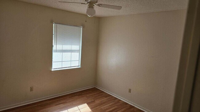 3804 Charolais Dr-Unit -D in Killeen, TX - Foto de edificio - Building Photo