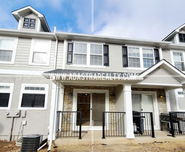1003 N Findley St in Olathe, KS - Building Photo - Building Photo