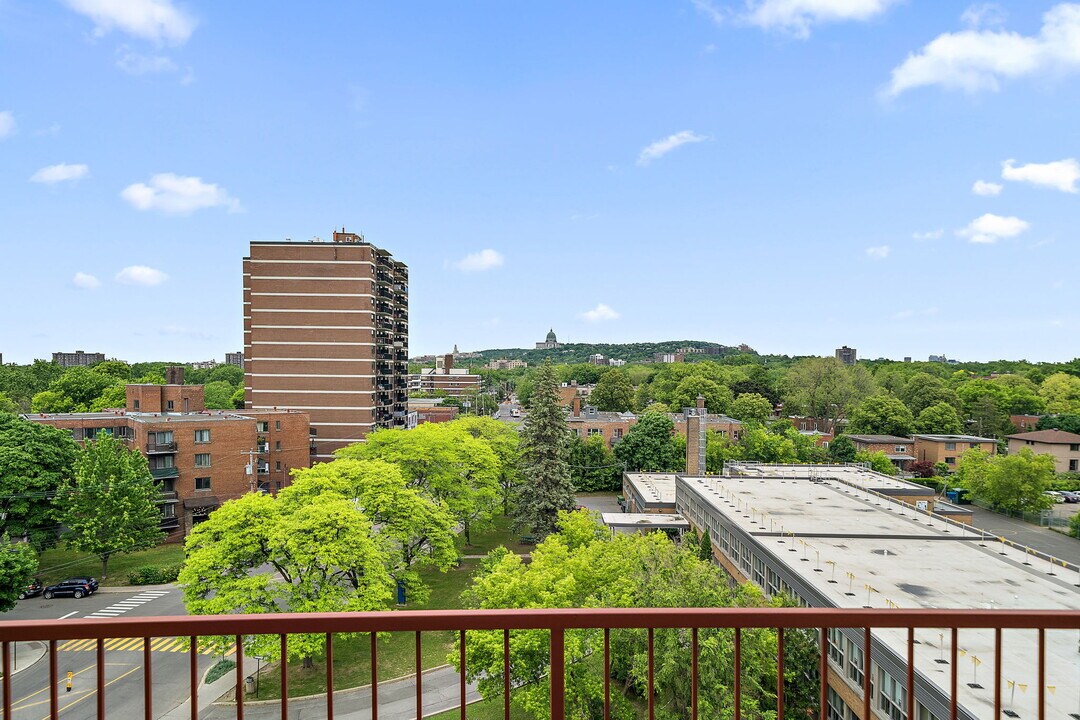 4775 Borden Av in Montréal, QC - Building Photo