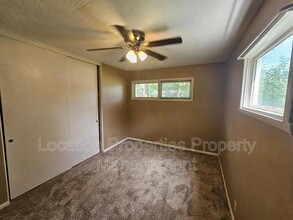 2015 Emerald Dr in Lawrence, KS - Building Photo - Building Photo