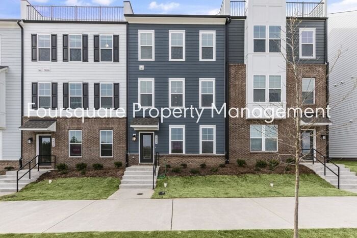 1424 Grv Vlg Rd in Wake Forest, NC - Building Photo