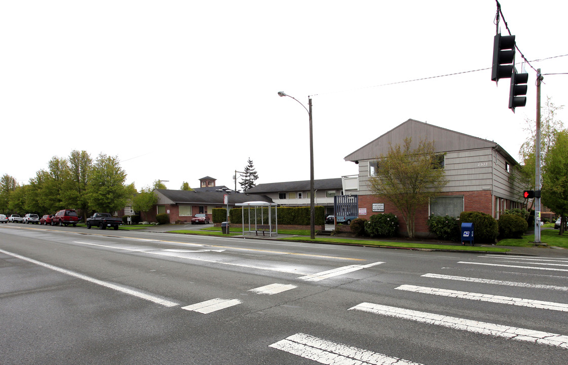 Hawthorne Manor in Everett, WA - Building Photo