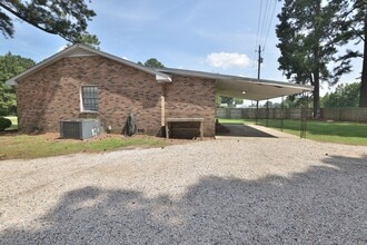 9906 Red Oak Blvd in Nashville, NC - Building Photo - Building Photo