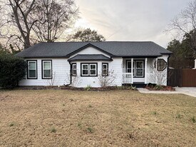 1886 Benson Ave SE in Smyrna, GA - Building Photo