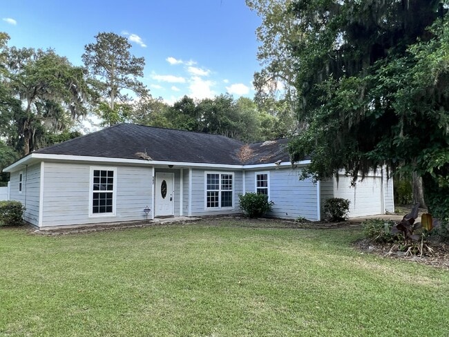 147 Blue Jay Dr in Midway, GA - Building Photo - Building Photo