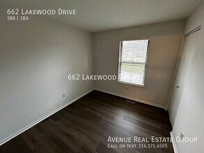 662 Lakewood Dr in Lake St. Louis, MO - Building Photo - Building Photo