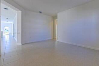2425 SE 23rd Rd in Homestead, FL - Building Photo - Building Photo