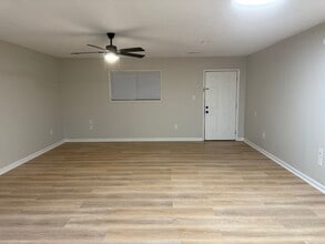 135 Anzie Way, Unit D3 in Harriman, TN - Building Photo - Building Photo