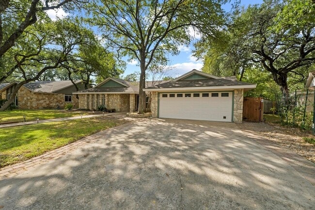 10305 Caracara Dr in Austin, TX - Building Photo - Building Photo
