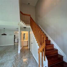 549 Racquet Club Rd in Weston, FL - Building Photo - Building Photo