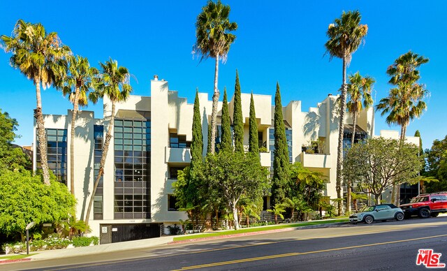 11636 Montana Ave in Los Angeles, CA - Building Photo - Building Photo