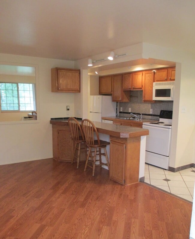 property at 660 S Lashley Ln