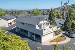 1750 Prefumo Canyon Rd, Unit 76 in San Luis Obispo, CA - Building Photo