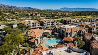 The Legends at La Paloma in Tucson, AZ - Building Photo