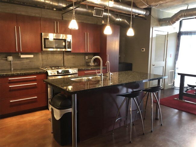328 W 200 S in Salt Lake City, UT - Building Photo - Building Photo