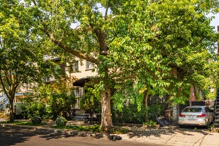 4255 Garnier Rue in Montréal, QC - Building Photo