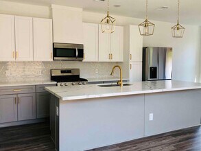 5813 England St, Unit #A in Houston, TX - Building Photo - Building Photo