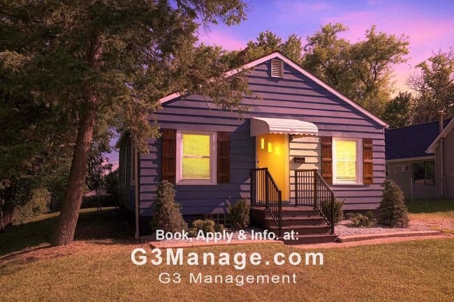 property at 910 E Washington St