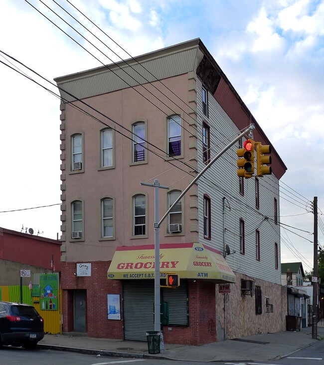 536 Liberty Ave in Brooklyn, NY - Foto de edificio - Building Photo