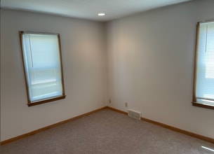 7502 Cass St in Omaha, NE - Building Photo - Building Photo