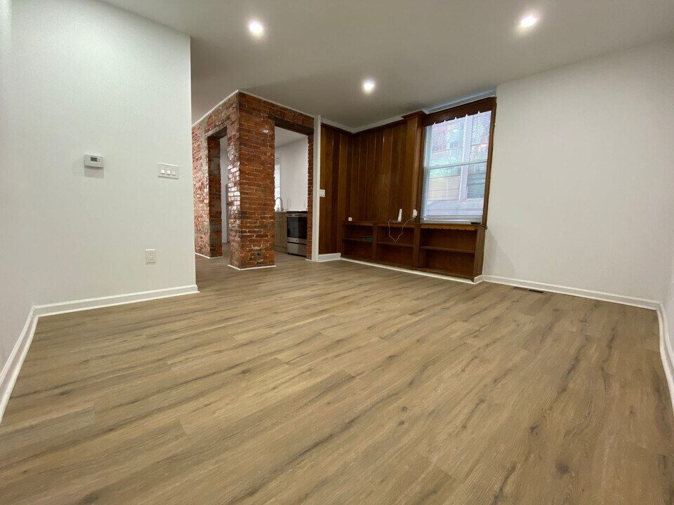 4622 Kingsessing Ave, Unit A in Philadelphia, PA - Building Photo