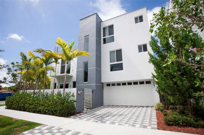 1601 NE 8th St in Fort Lauderdale, FL - Building Photo - Building Photo