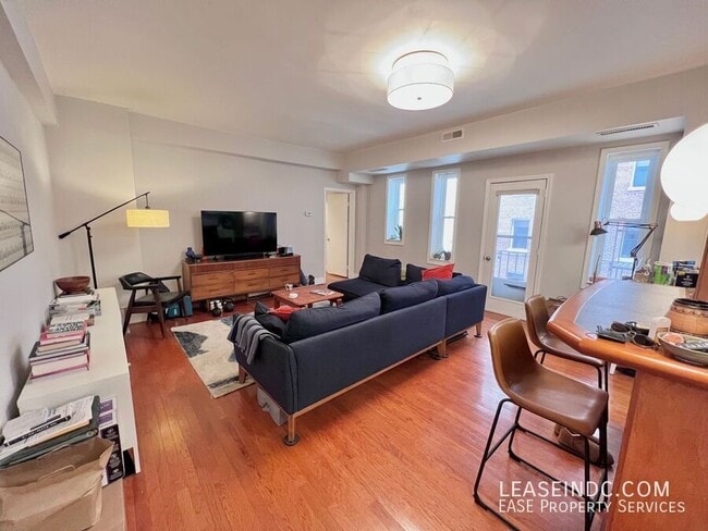 2127 California St NW in Washington, DC - Building Photo - Building Photo