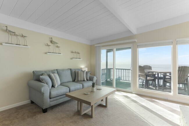 1620 Seacoast Dr in Imperial Beach, CA - Building Photo - Building Photo