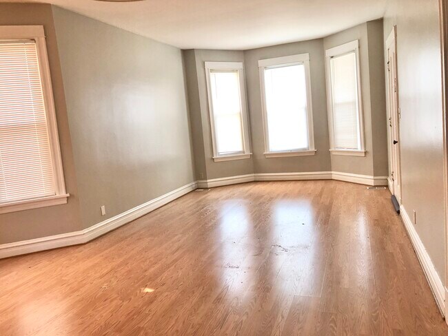 5016 W Lawrence Ave, Unit 1 in Chicago, IL - Building Photo - Building Photo