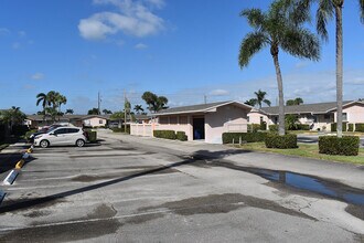2689 Dudley Dr W in West Palm Beach, FL - Building Photo - Building Photo