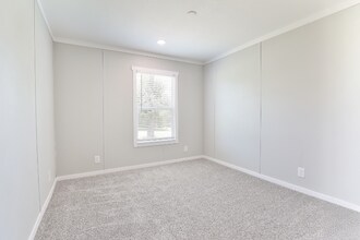 38769 Woodland Lakes Rd in Hempstead, TX - Building Photo - Building Photo