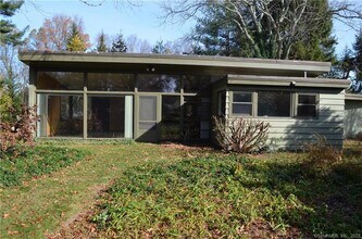 2 Cooper Rd in North Haven, CT - Building Photo - Building Photo