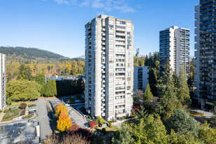 Edgewood Place in Burnaby, BC - Building Photo